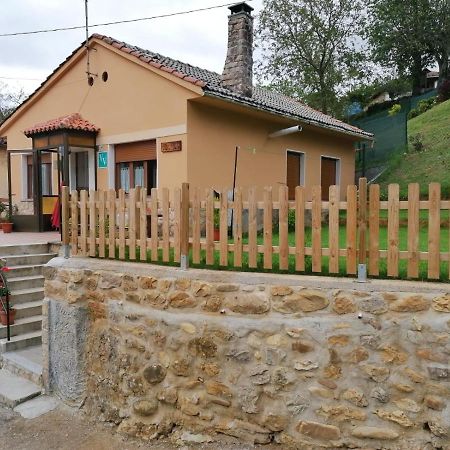 La Casina De La Bisa Villa Soto de las Duenas Esterno foto